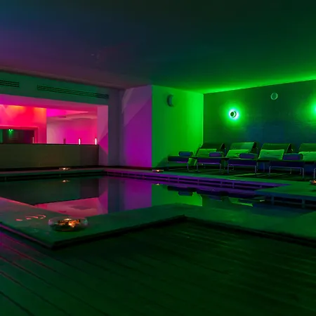 Vittoria Pool & 호텔 4*