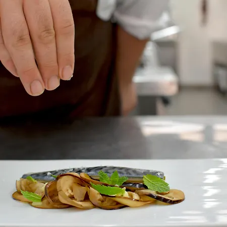 Vittoria Pool & 호텔