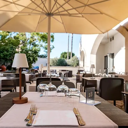 Vittoria Pool & 호텔 4*