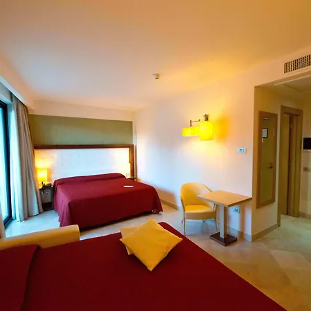 호텔 Vittoria Pool &