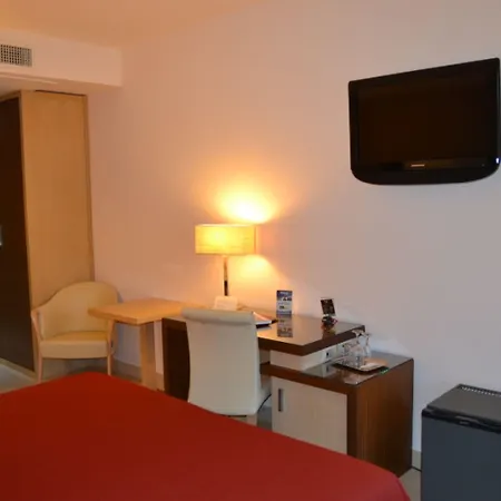 호텔 Vittoria Pool & 4*