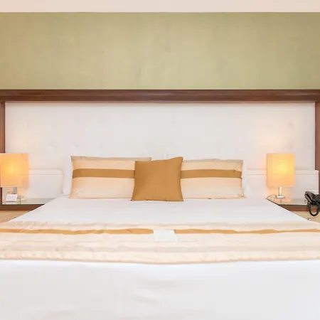 호텔 Vittoria Pool &