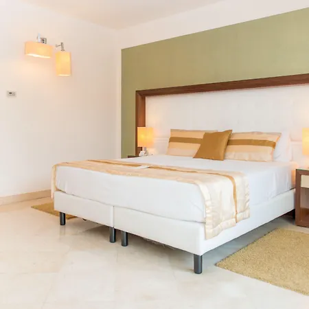 Vittoria Pool & 4* 오트란토