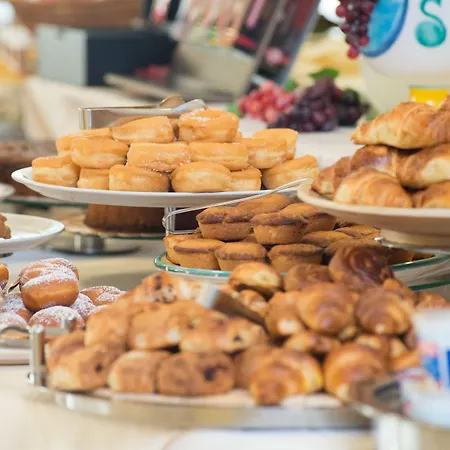 호텔 Vittoria Pool & 4*