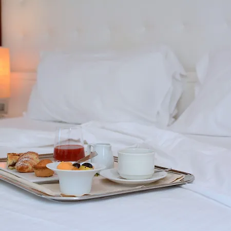 호텔 Vittoria Pool & 4*