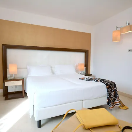 Vittoria Pool & 4* 오트란토