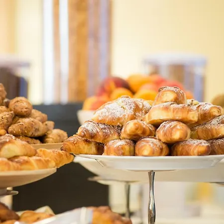 Vittoria Pool & 호텔 4*