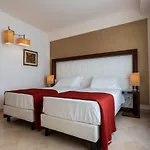 Apulia Vittoria Pool & Hotel