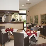 Apulia Vittoria Pool & Otel Otranto