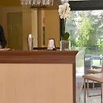 Apulia Vittoria Pool & Otel