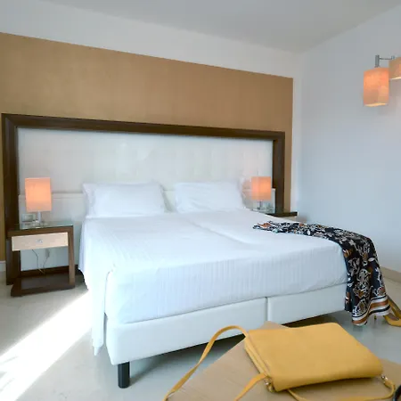 Apulia Vittoria Pool & 奥特朗托