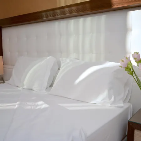 Vittoria Pool & Hotel 4*