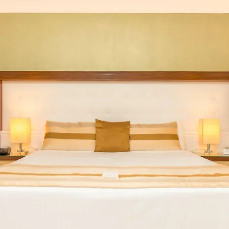 Apulia Vittoria Pool & Hotel