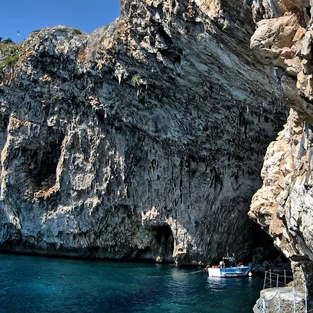 Apulia Vittoria Pool &