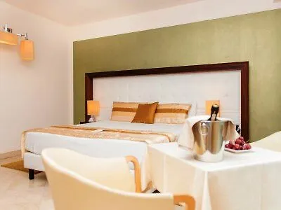 Vittoria Pool & 4* Otranto