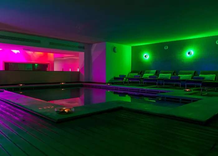 Apulia Vittoria Pool & 호텔 4*