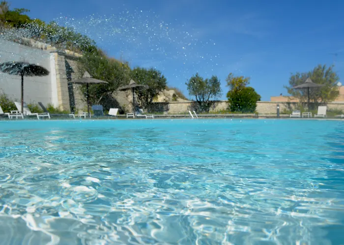 Apulia Vittoria Pool & 4*