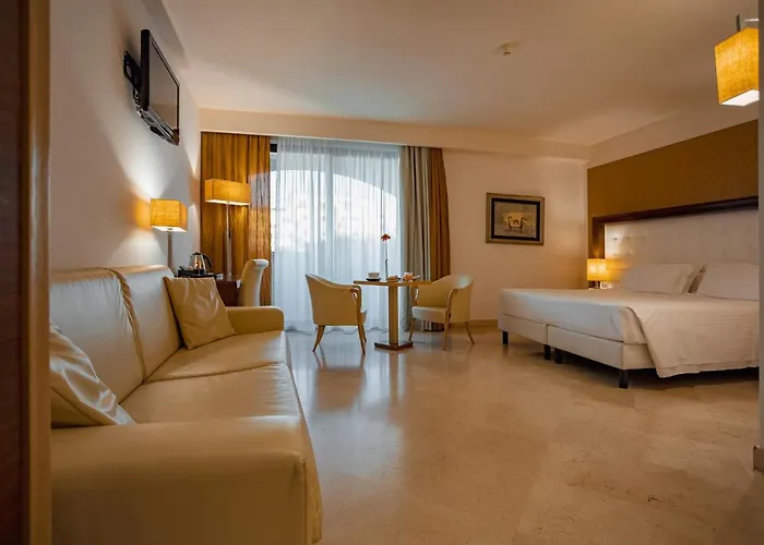 Apulia Vittoria Pool &