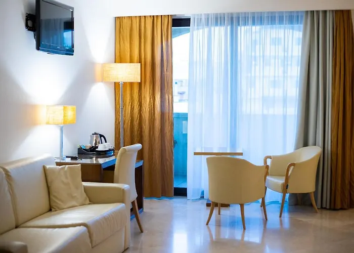 Apulia Vittoria Pool & 4* 오트란토