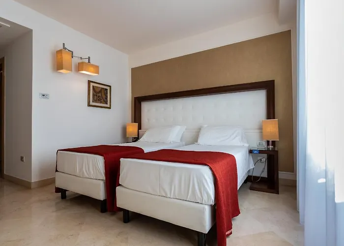 Apulia Vittoria Pool & 호텔