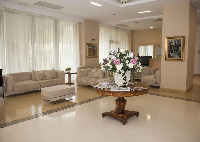 Apulia Vittoria Pool & 호텔