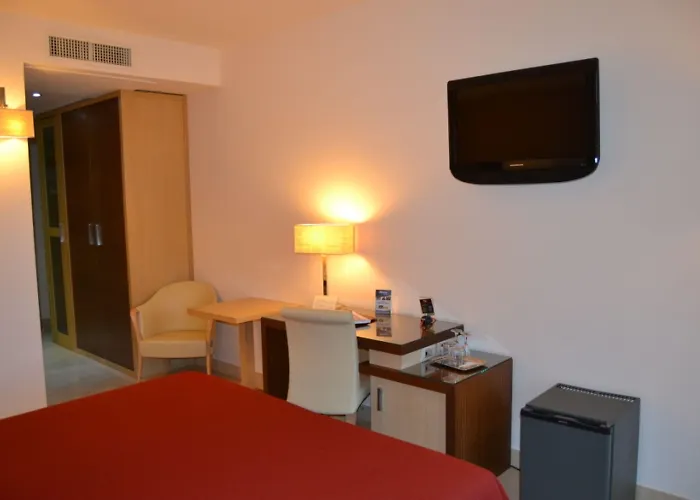 호텔 Apulia Vittoria Pool & 4*