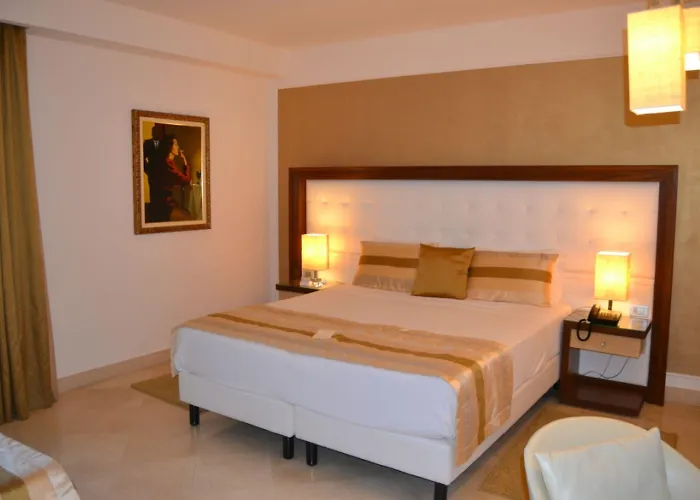 Apulia Vittoria Pool & 4* 오트란토