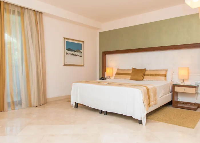 Apulia Vittoria Pool & 오트란토