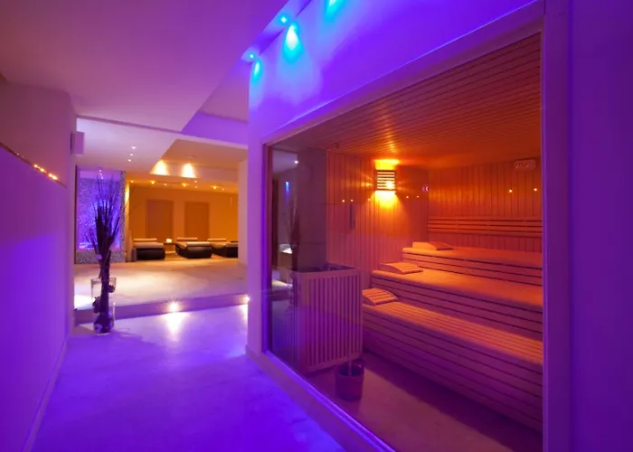 Apulia Vittoria Pool & 4* 오트란토