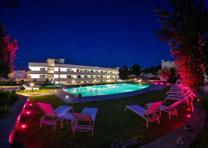 Apulia Vittoria Pool & 4* 오트란토