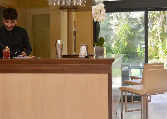 Apulia Vittoria Pool & 호텔